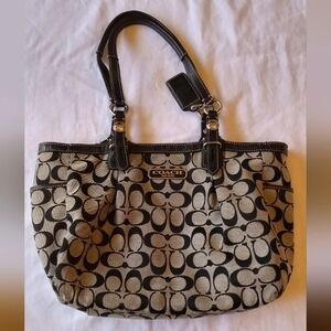 COACH Signature East West Pleated Gallery Tote - Shoulder Bag